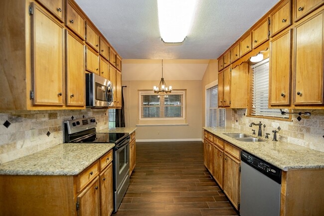 Building Photo - Great Home in a Great Neighborhood