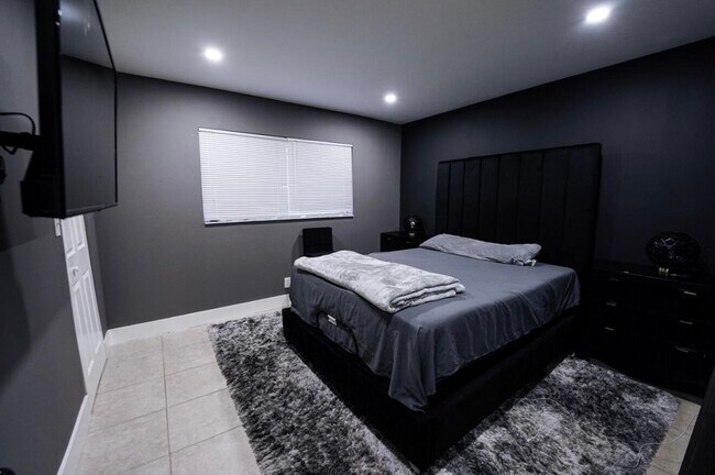 Building Photo - 6611 Winfield Blvd