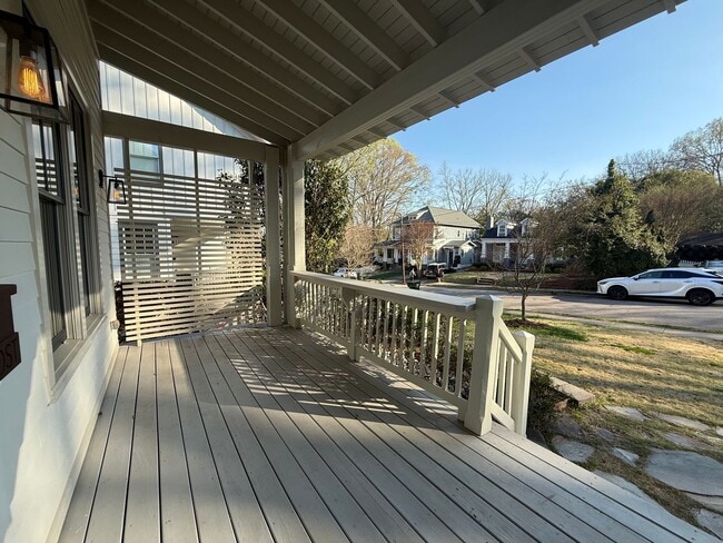 Building Photo - Custom Built 4BD, 3.5BA Five Points Home with a Bonus Room & Fenced Yard