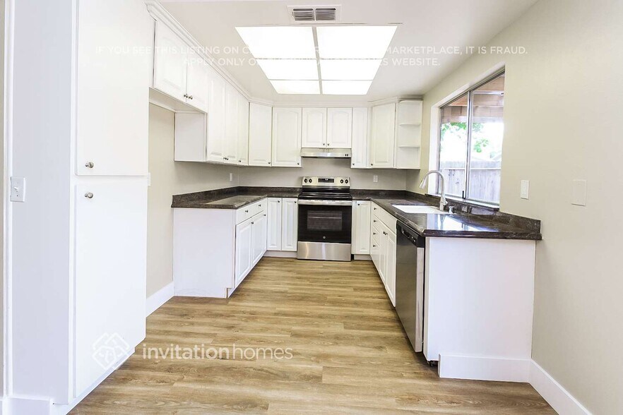 Building Photo - 6527 Bremen Dr