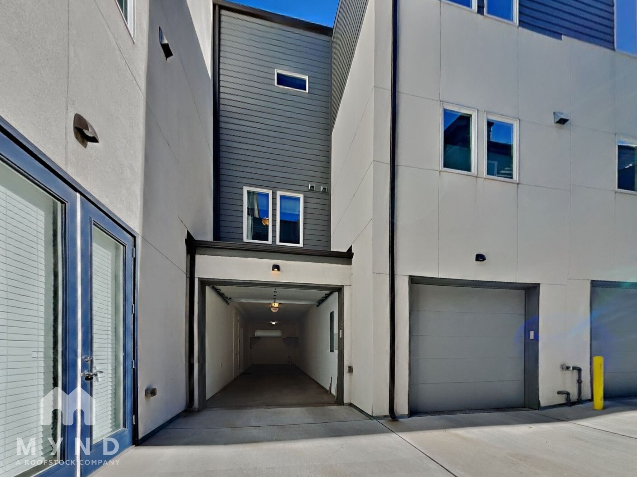Building Photo - 3735 Kalamath St