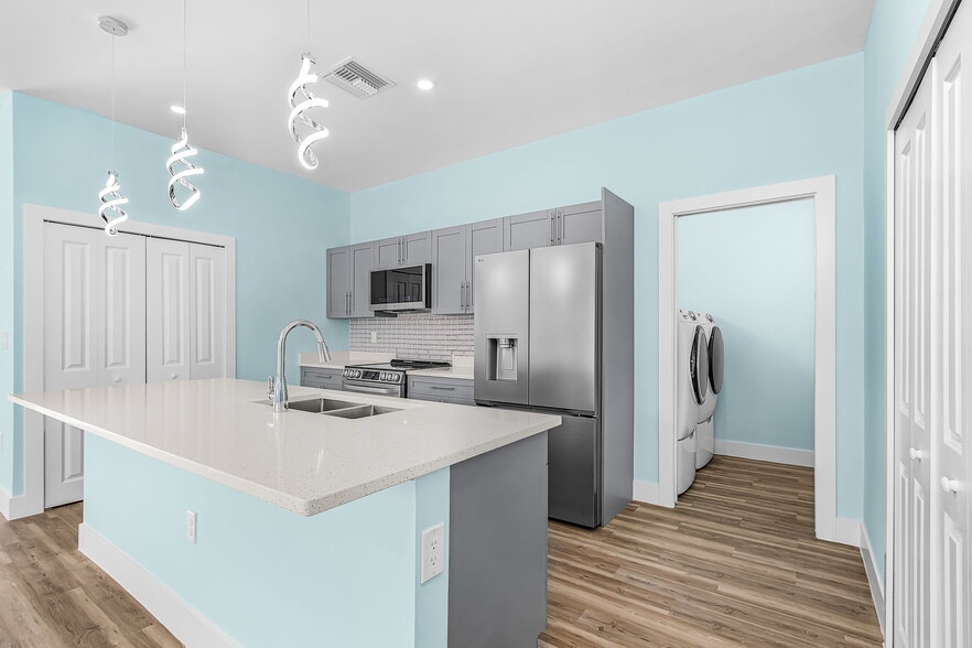 Building Photo - 7244 David Blvd