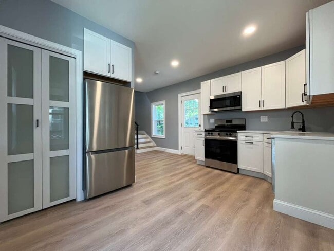 Building Photo - 417 W Court St