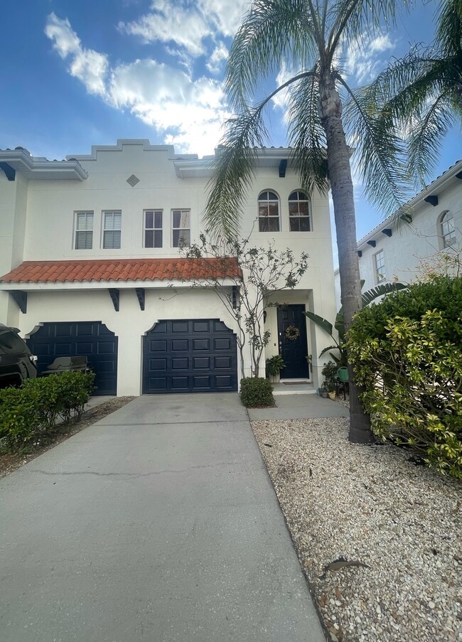 Building Photo - South Moody Townhome