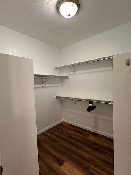 Building Photo - 6253 Kilmer Loop