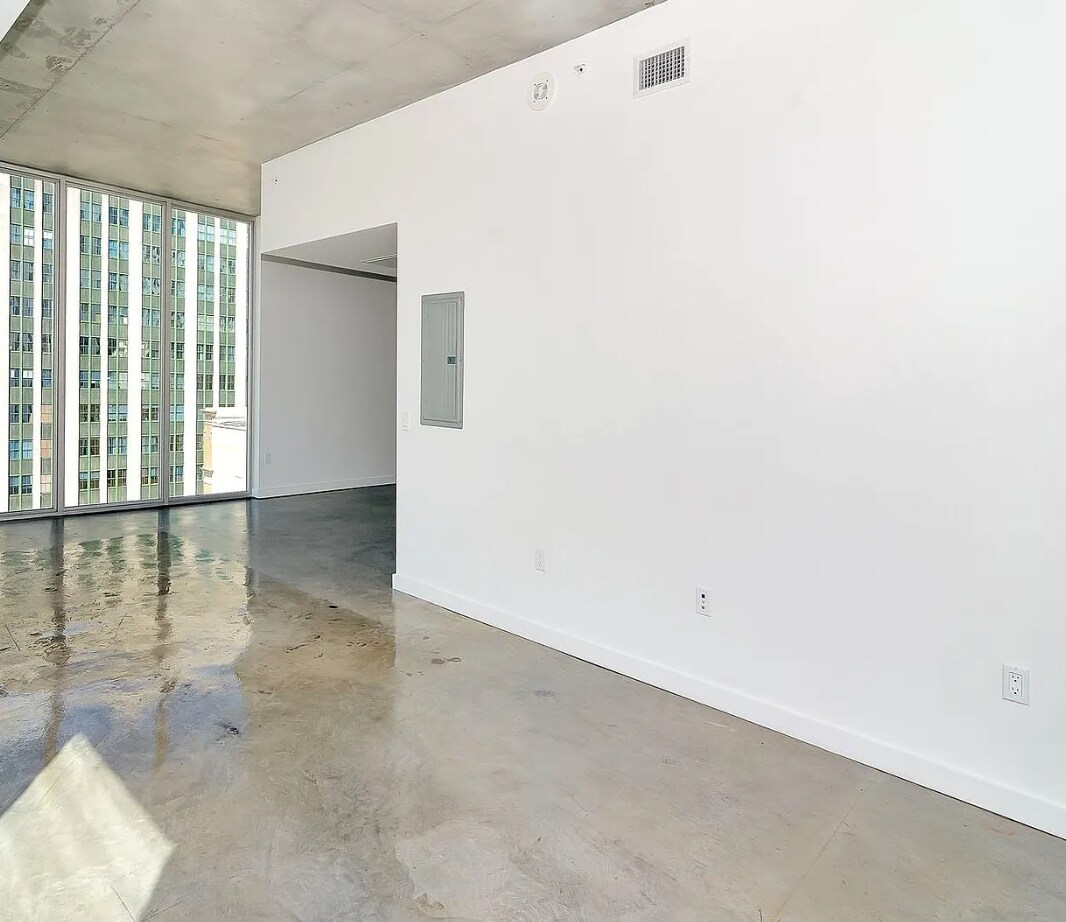 Building Photo - 151 SE 1st St