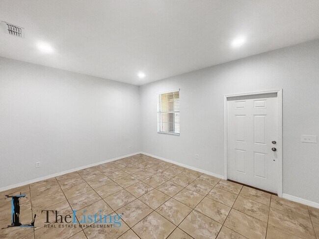 Building Photo - 11174 Savannah Landing Cir