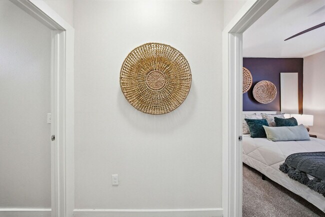 Building Photo - 1700 W Cleveland St