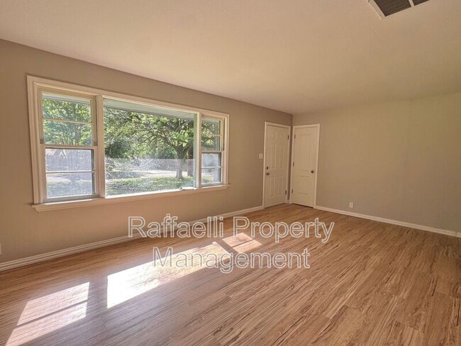 Building Photo - 3901 Wood St