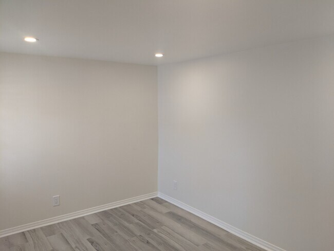 Building Photo - 4041 Van Buren Pl