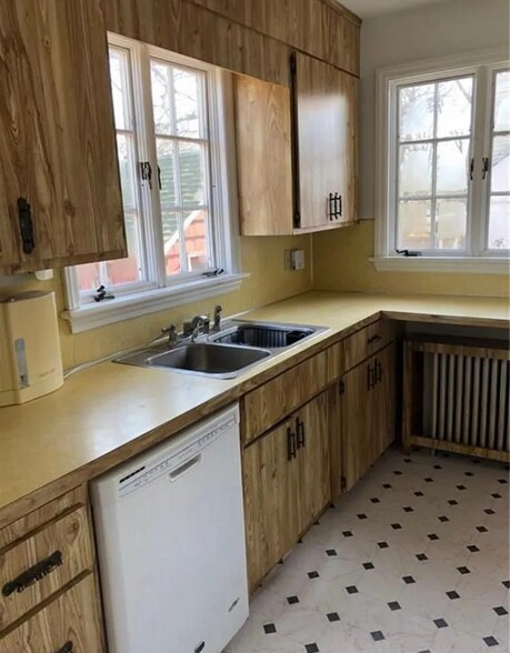 Building Photo - 13 Gallup Ln