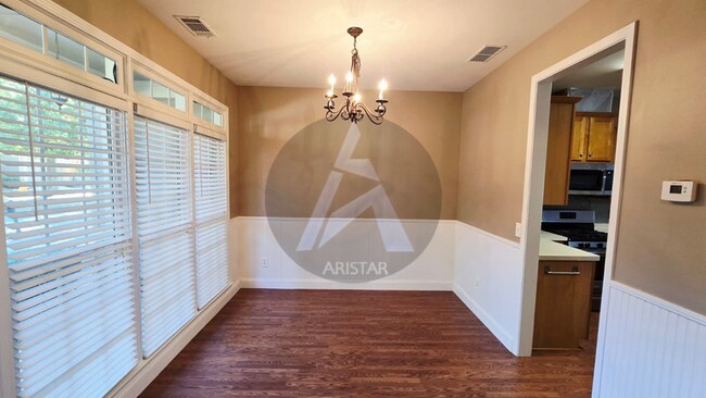 Building Photo - 223 Elmbrook Ln