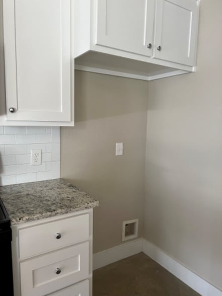 Building Photo - 3225 Belmont Dr