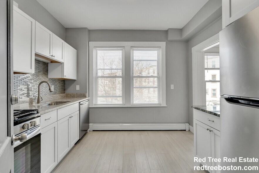 Building Photo - 142 Sutherland Rd