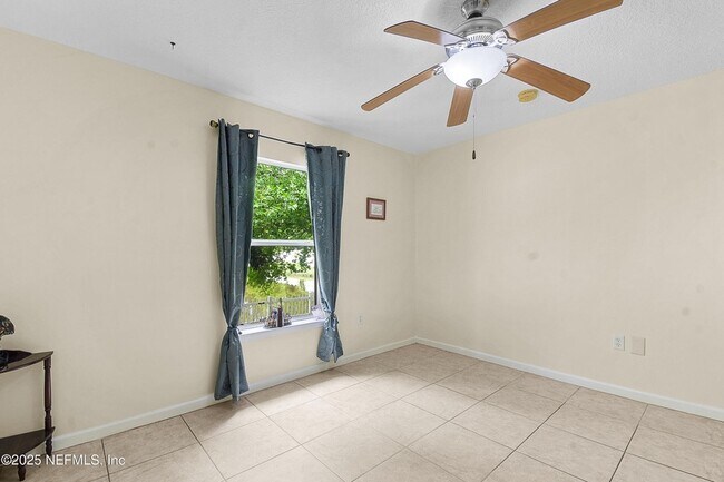 Building Photo - 237 N Hidden Tree Dr