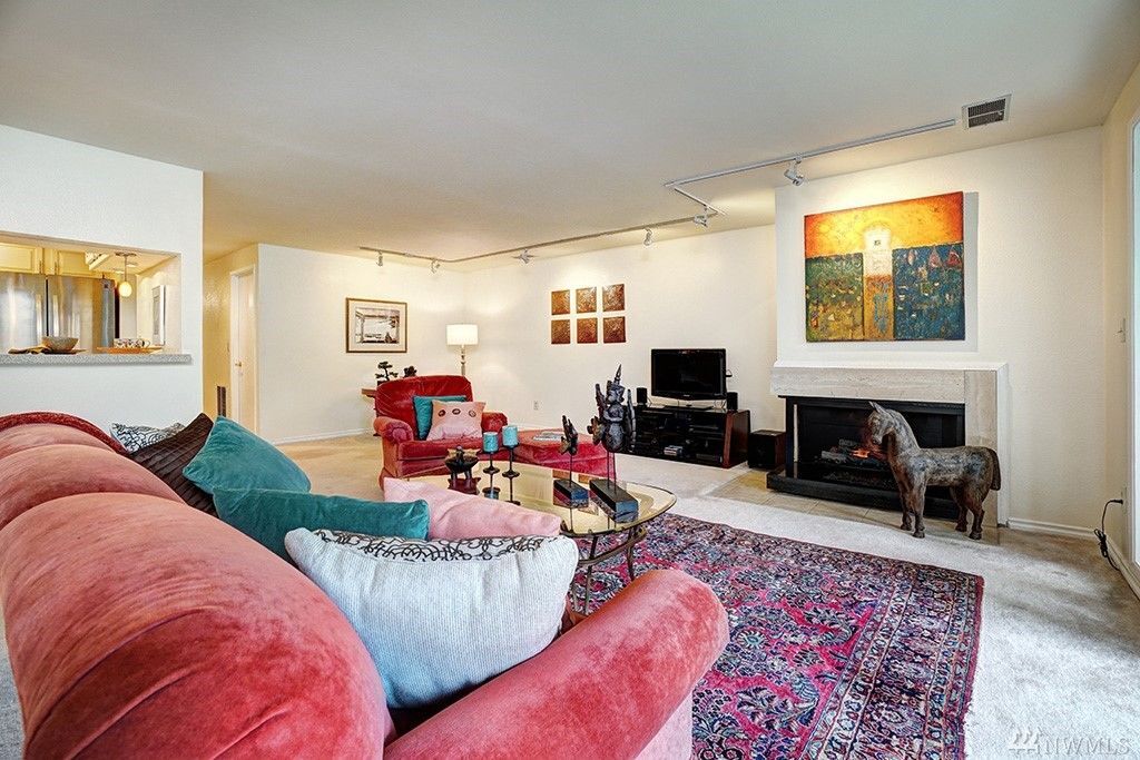 Living Room - 16929 Inglewood Rd NE