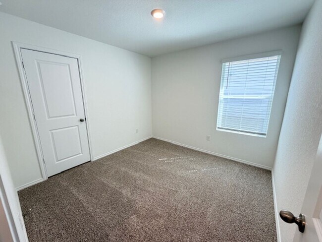 Building Photo - First Time Rental - Move In Ready 4 bedrooms - 2 year lease option