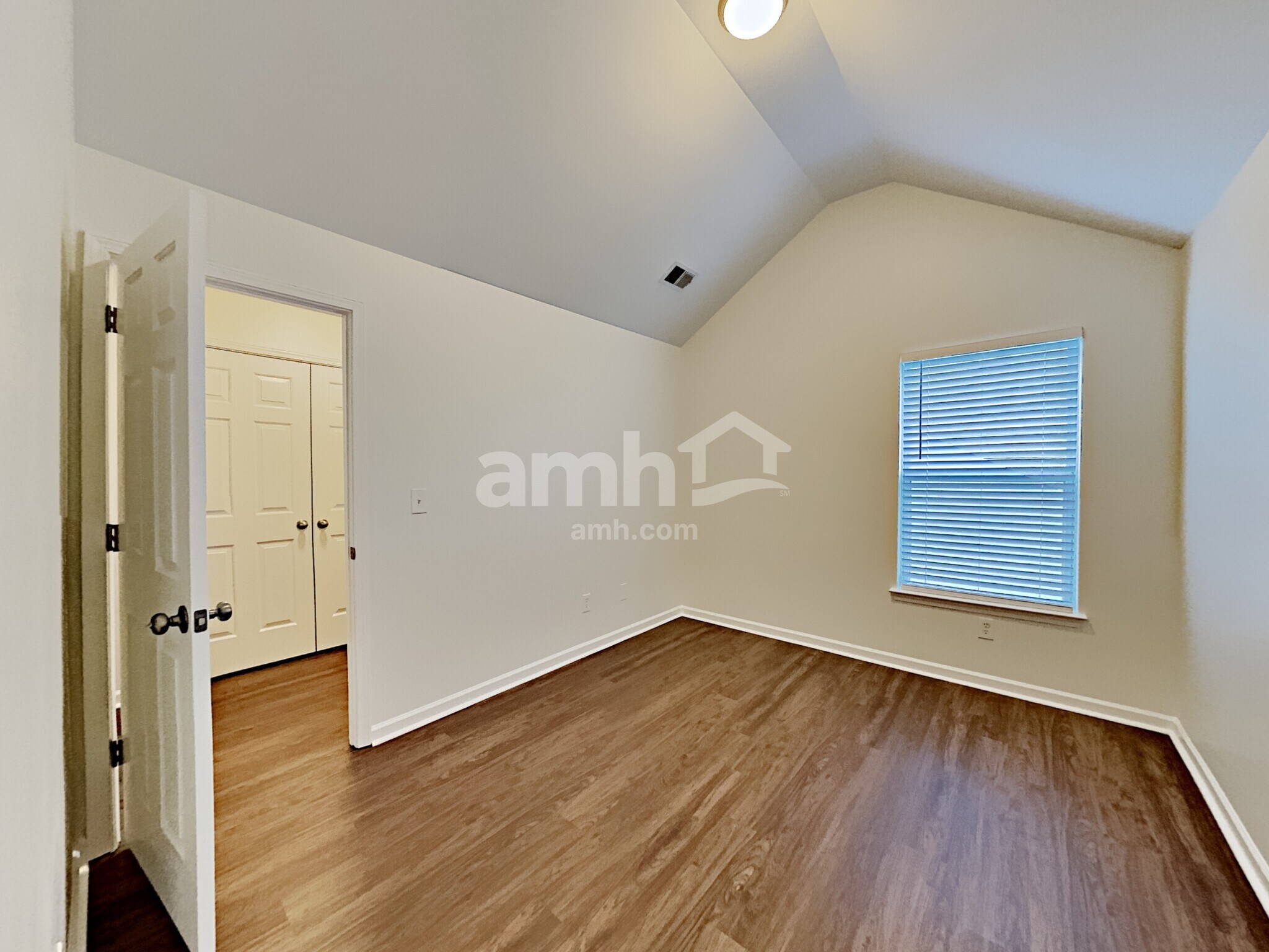 Building Photo - 4125 Arch Pass