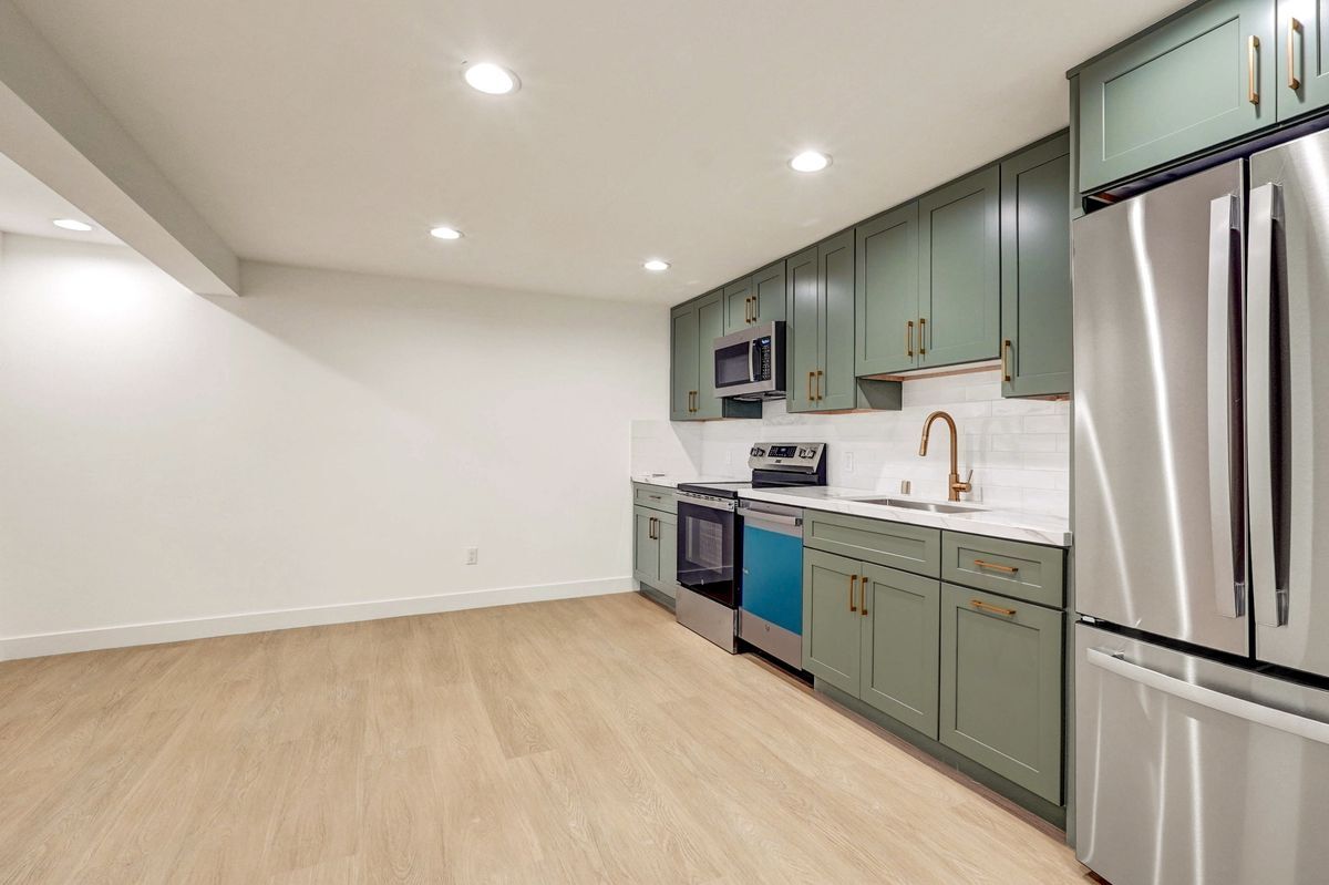 Building Photo - 644 Pier Ave