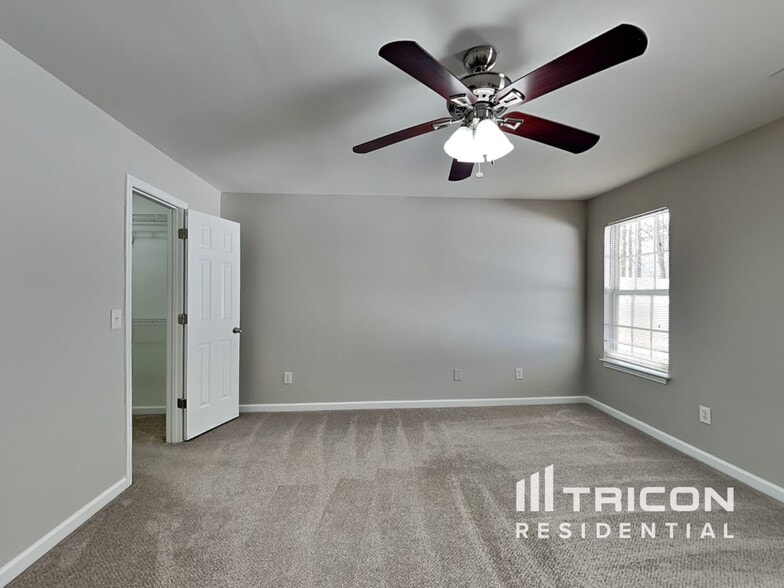 Building Photo - 305 Edge Hill Ct