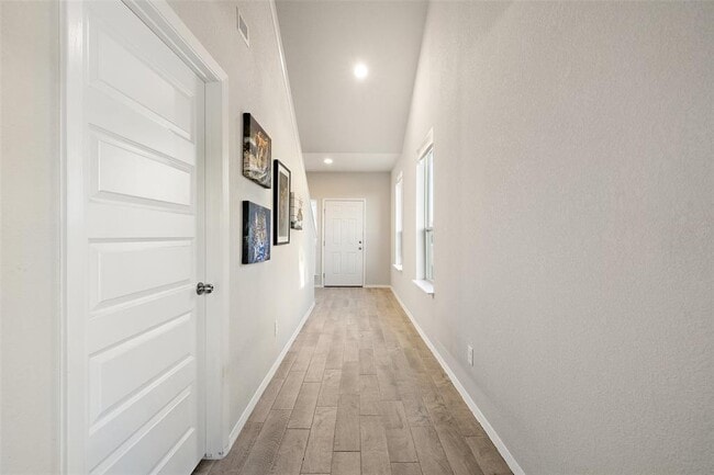 Building Photo - 408 Black Opal Dr