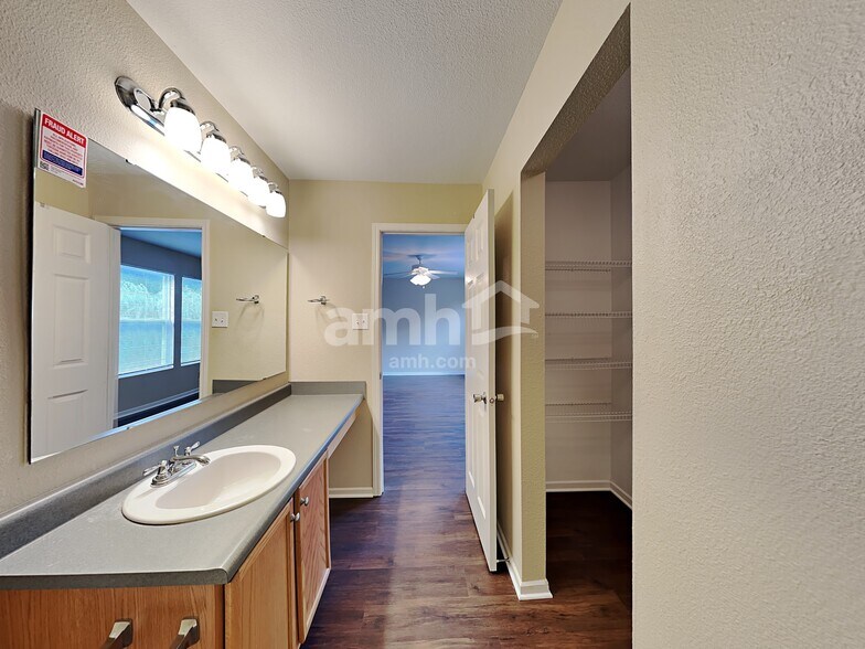 Building Photo - 8349 Sansa St