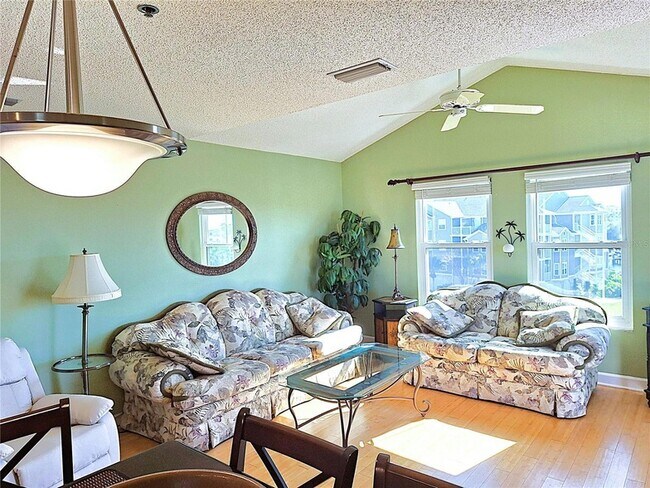 Building Photo - 5727 Biscayne Ct