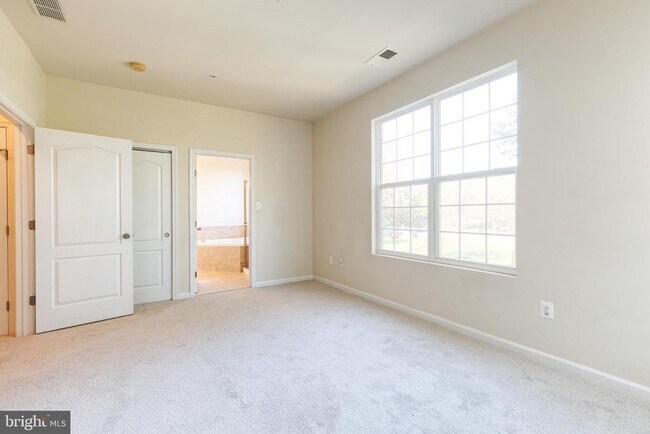 Building Photo - 23216 Observation Dr