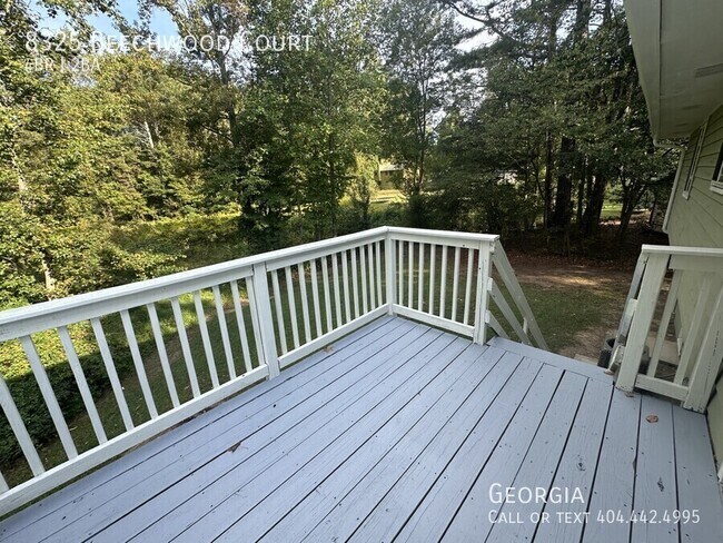 Building Photo - 8325 Beechwood Ct