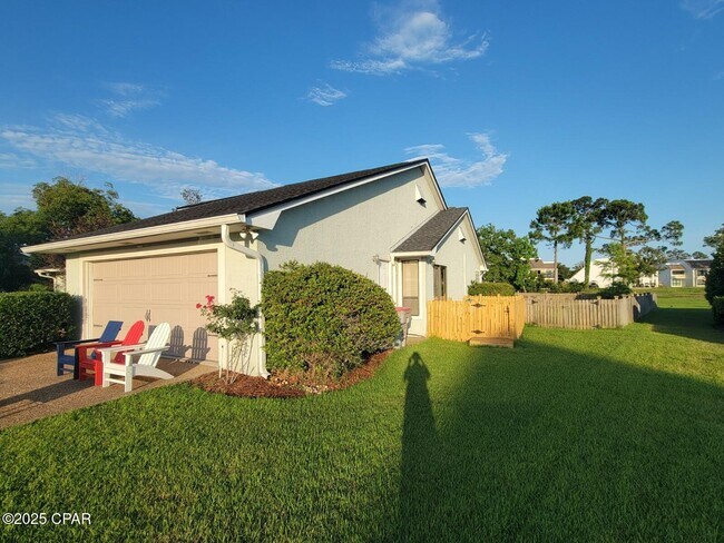 Building Photo - 633 Amberjack Dr