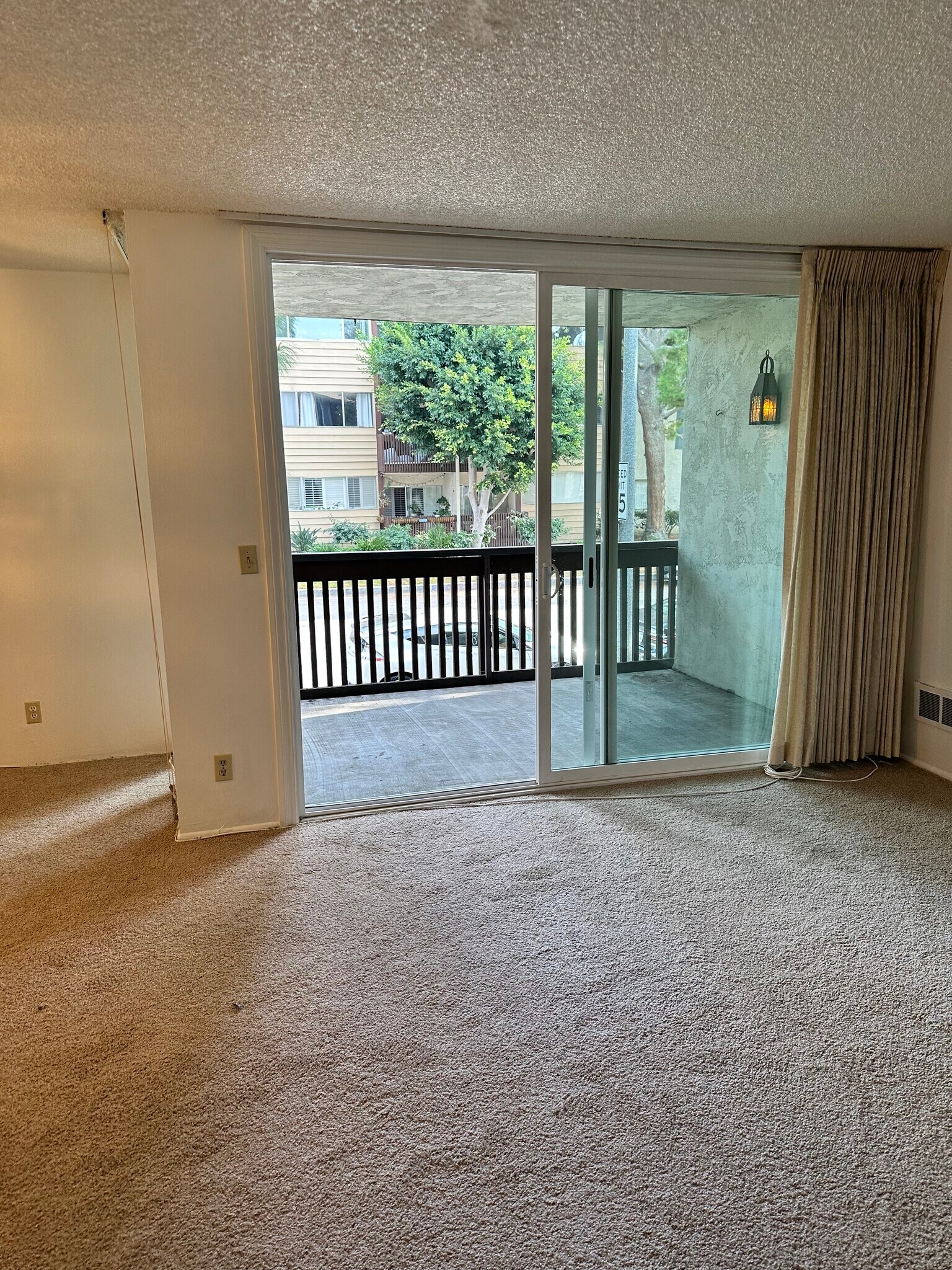 Building Photo - 5650 Sumner Way