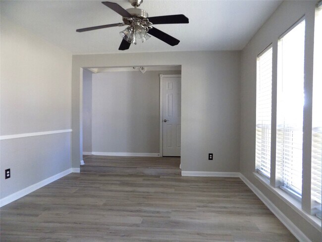 Building Photo - 803 Wild Horse Valley Rd