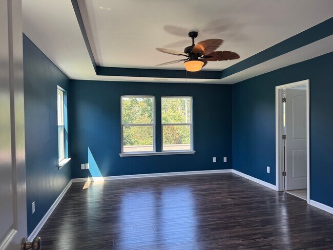 Building Photo - Five Bedroom Home in The Villages of Denver