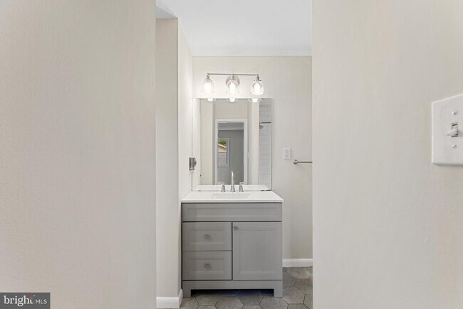 Building Photo - 908 Country Terrace