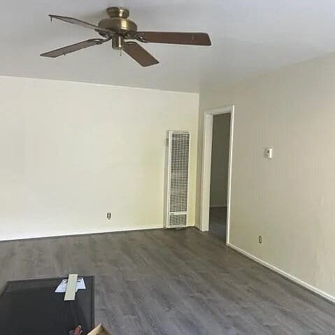 Building Photo - 2 bedroom, 1 bath duplex