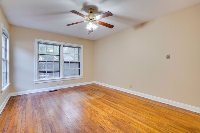 Building Photo - Urban Farmhouse - 2BD/2BA - Work Shop - Hu...