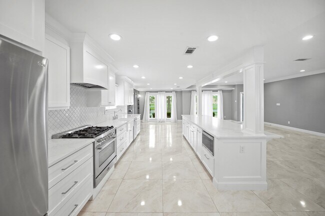 Building Photo - 6215 S Braeswood Blvd