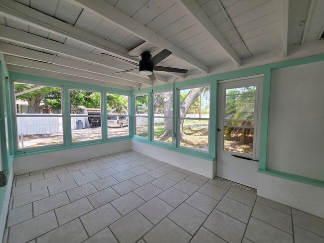 Building Photo - Marina District - 2 Bedroom 1 Bath