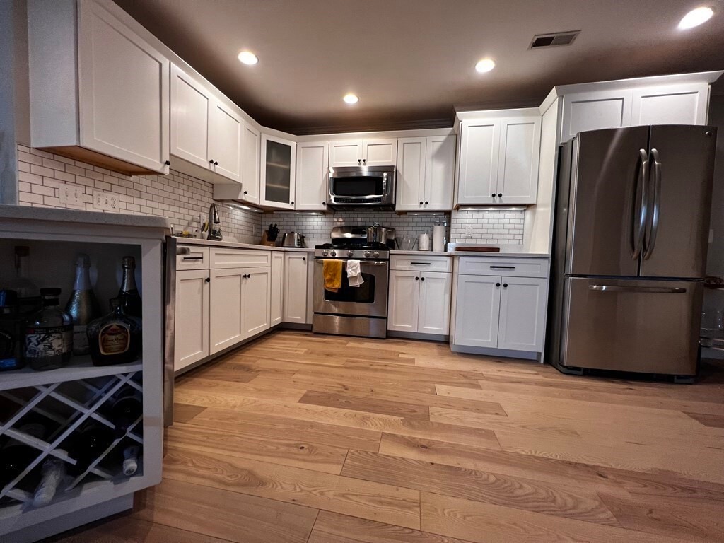 Building Photo - 10 Symmes St