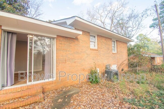 Building Photo - 4705 Beaufort Dr