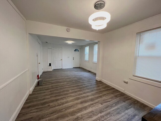 Building Photo - 157 Dr Samuel McCree Way