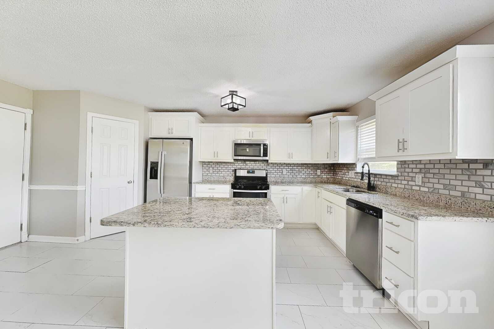 Building Photo - 904 Ambeau Cir