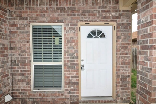 Building Photo - 7600-7602 Novella Drive