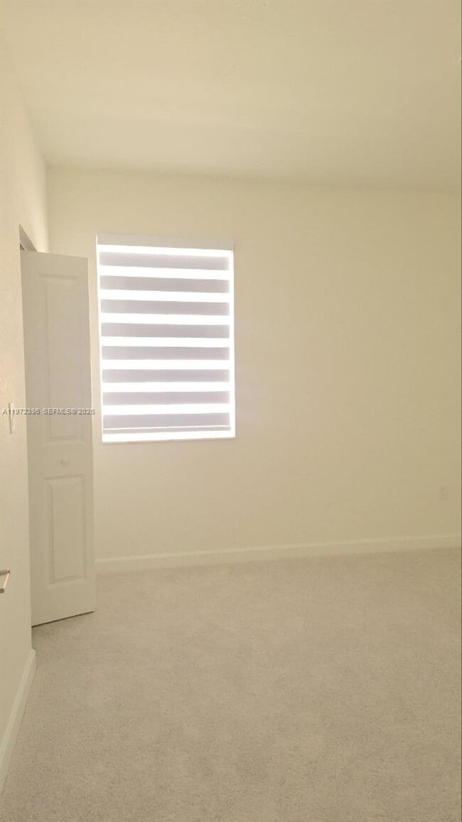 Building Photo - 2741 SE 24th Ct