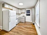 Building Photo - 638 1/2 Sixth Ave