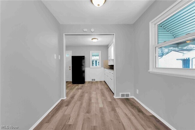 Building Photo - 26450 Drakefield Ave