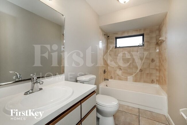 Building Photo - 2022 NW 9th St