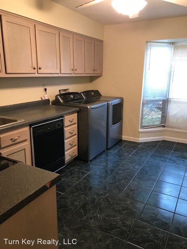 Building Photo - 177 Old Montgomery Hwy