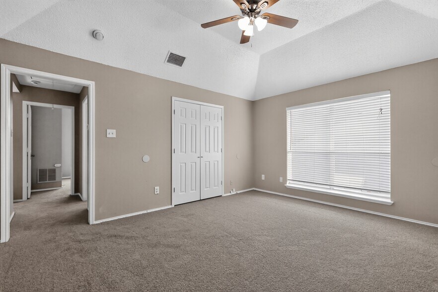 Building Photo - 1624 Ariel Dr