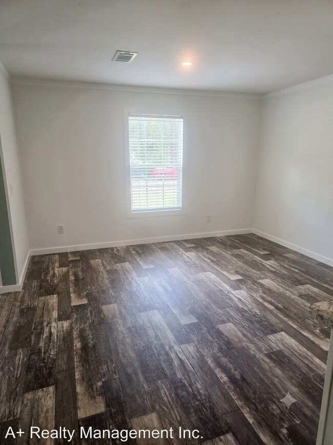 Building Photo - 18043 Ferry Ave